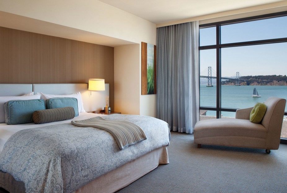 Cortinas para dormitorios en tejido screen: calidad, luz, intimidad y